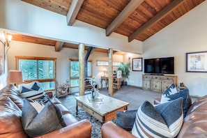 Condo, 2 Bedrooms | Living room | Smart TV - Courchevel 14 Remodeled Light and Bright Mountain Cabin, Walk to Canyon Lodge Slopes by RedAwning (Mammoth Lakes)
