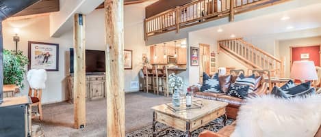 Condo, 2 Bedrooms | Living room | Smart TV