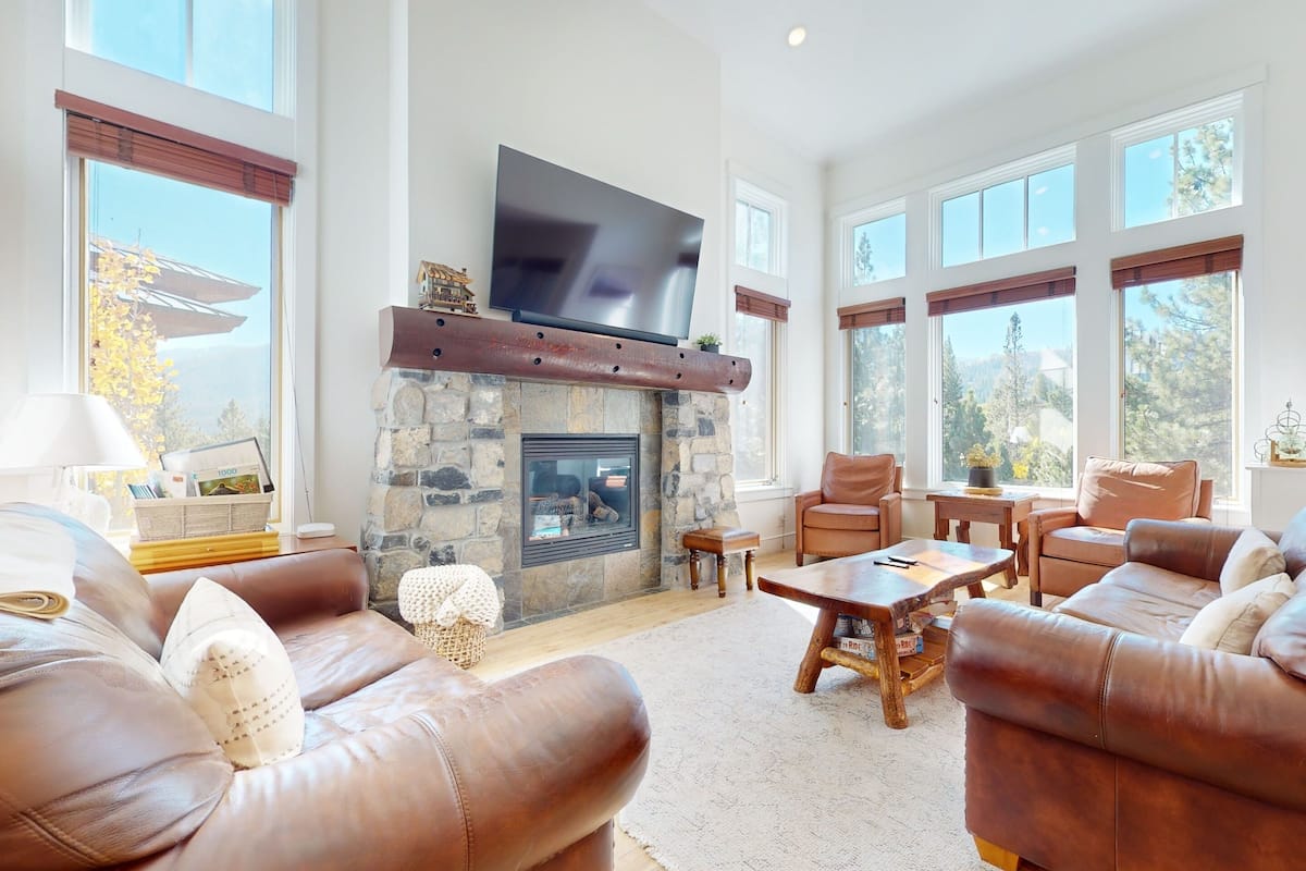 Townhome, 4 Bedrooms | Living area | Smart TV