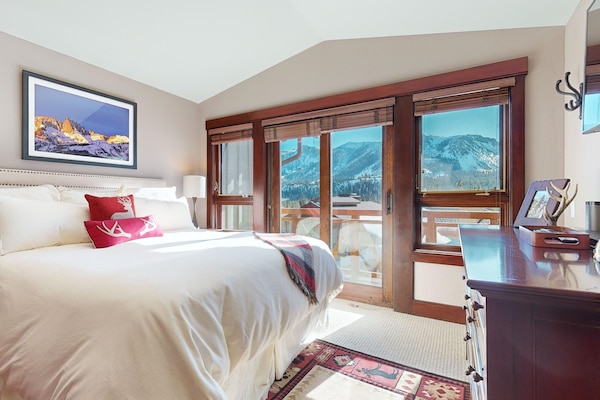 Townhome, 3 Bedrooms | 3 bedrooms, free WiFi, bed sheets