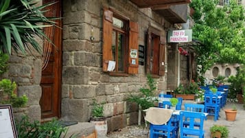 Petit déjeuner, déjeuner et dßner servis sur place