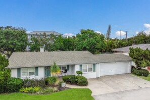 House, 3 Bedrooms | Exterior