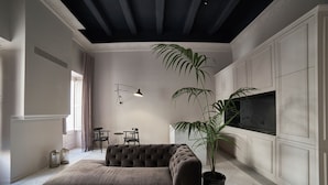 Deluxe Apartment | Living area | Flat-screen TV - Saint Paul (Valletta)