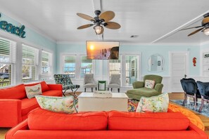 Talo, 3 makuuhuonetta | Oleskelualue | Televisio