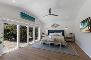 3 bedrooms, iron/ironing board, WiFi - Gladiolus On The Water 3 Bedroom Home by RedAwning (Anna Maria)