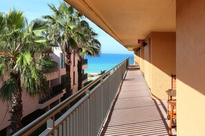 Appart'hôtel, 2 chambres | Balcon