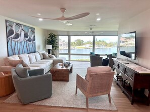 Leilighet, 3 soverom | Oppholdsområde | TV