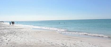 House, 3 Bedrooms | Beach