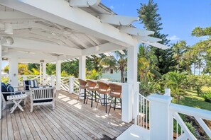 Maison, 3 chambres | Restauration en plein air