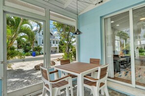 Villa, 2 Bedrooms | Outdoor dining