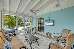Villa, 2 Bedrooms | Outdoor dining