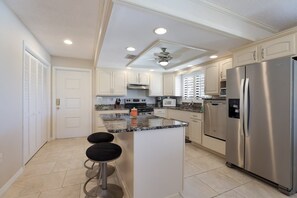 公寓客房, 2 間臥室 | 私人廚房 | 電冰箱、微波爐、洗碗機、咖啡機/沖茶器