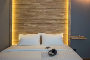 Deluxe-huone, 1 suuri parisänky | Ilmainen Wi-Fi, vuodevaatteet