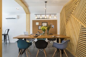 Interior - Timber Hostel (Bangkok)