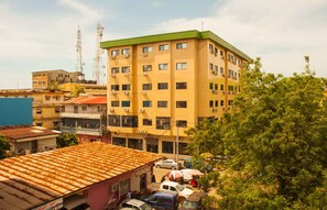 Front of property - L'Almamya Hôtel & Résidence (Conakry)