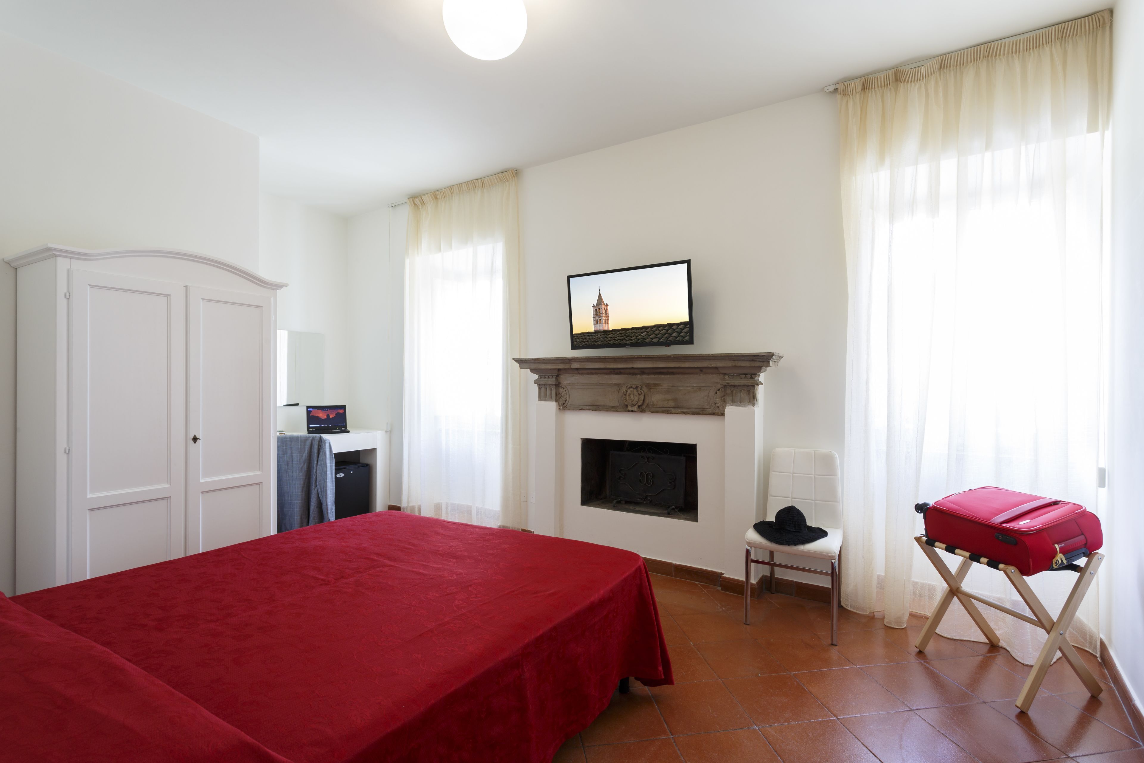 minibar, in-room safe, desk, free wifi