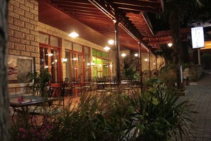 Terrace/patio - Thermal Park Hotel (Termal)