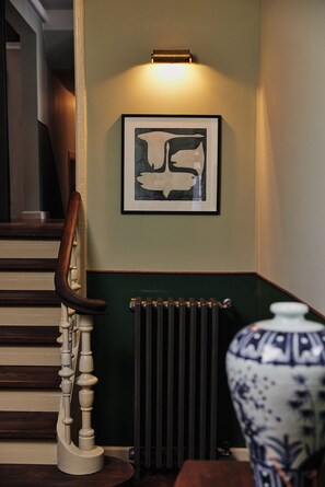 Signature Apartment, 3 Bedrooms, Kitchen, Park View | Living area | Flat-screen TV - Hotel Sanders (Copenhagen)