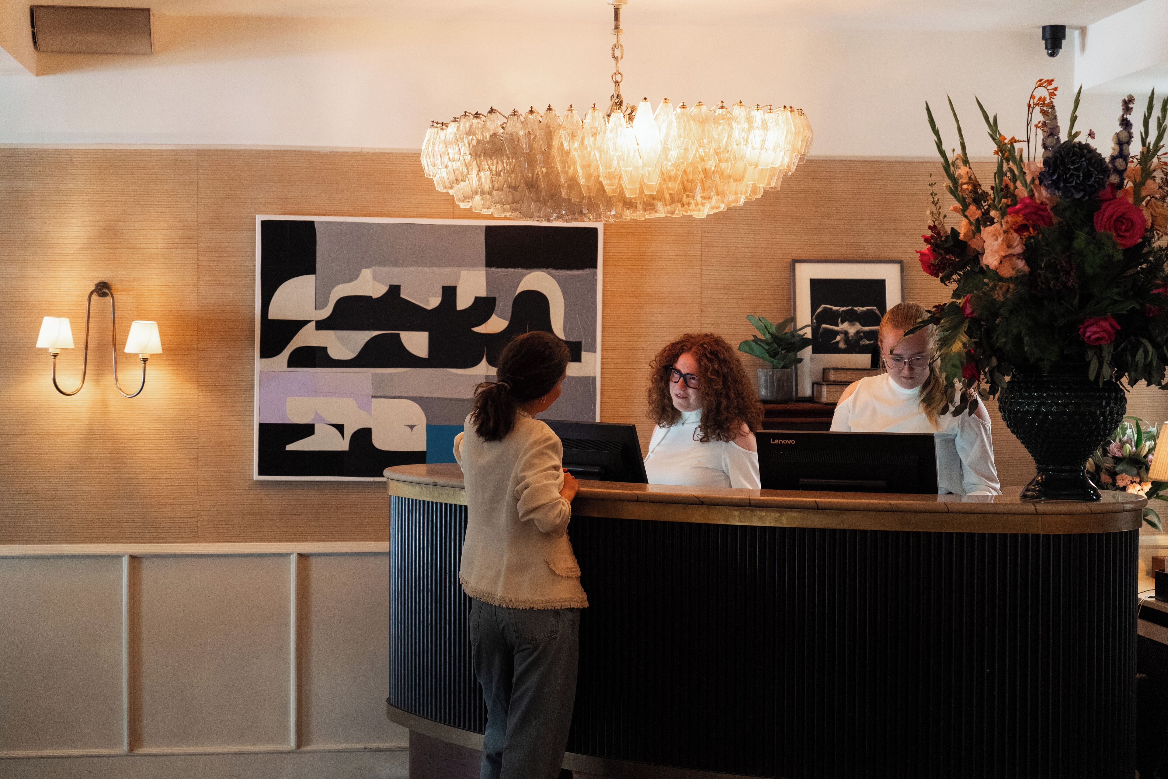 Photo - Hotel Sanders