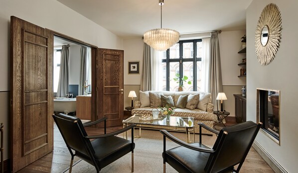 Sanders Suite | Salle de séjour | Téléviseur à écran plat