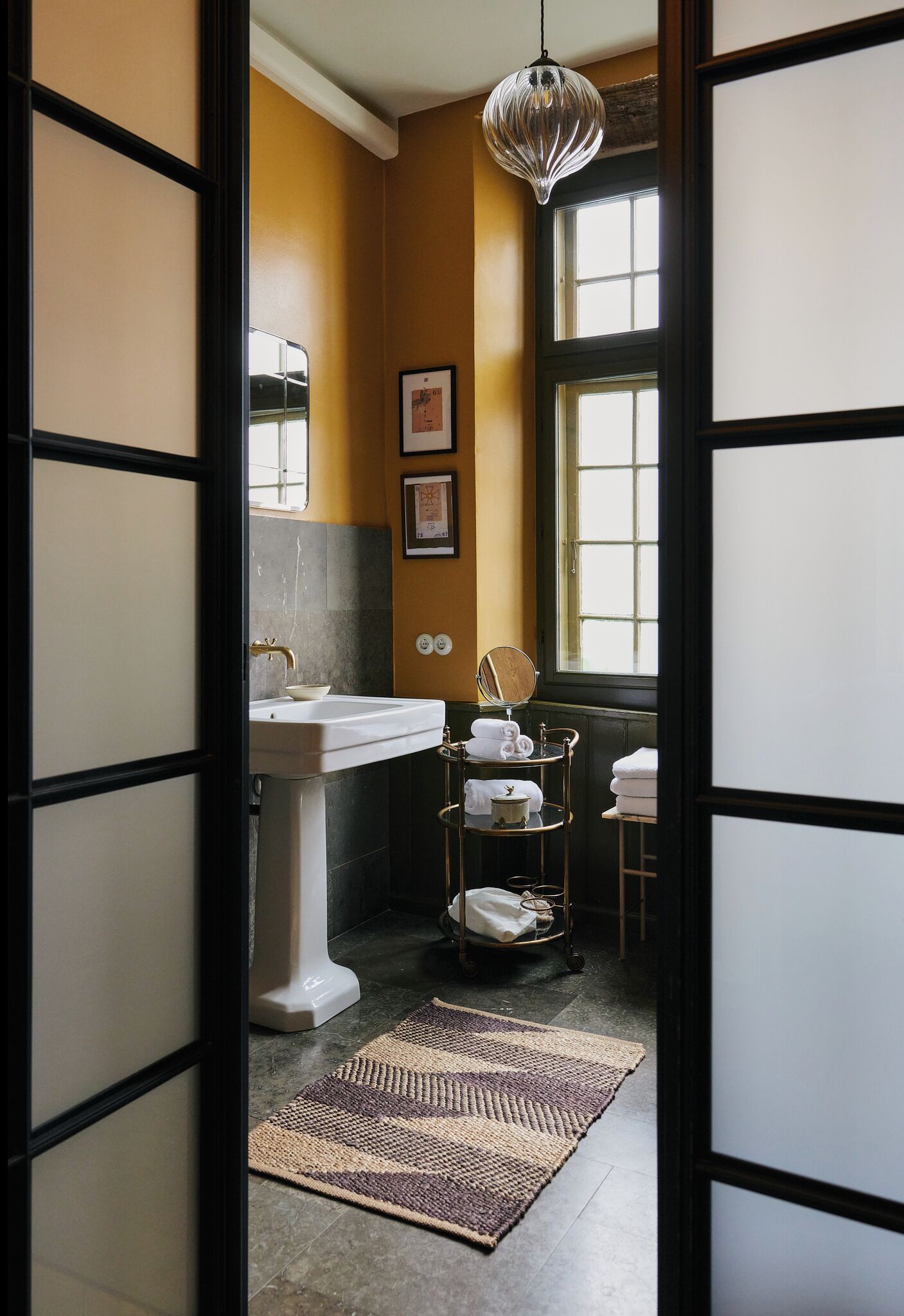 signature apartment, 3 bedrooms, kitchen, park view | bathroom | shower, free toiletries, hair dryer, slippers