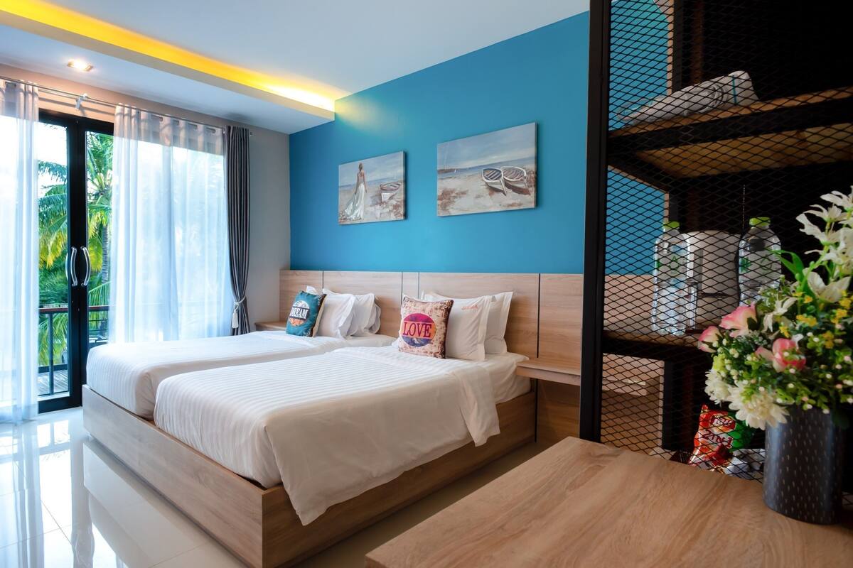 deluxe twin room | minibar, blackout curtains, free wifi, wheelchair access