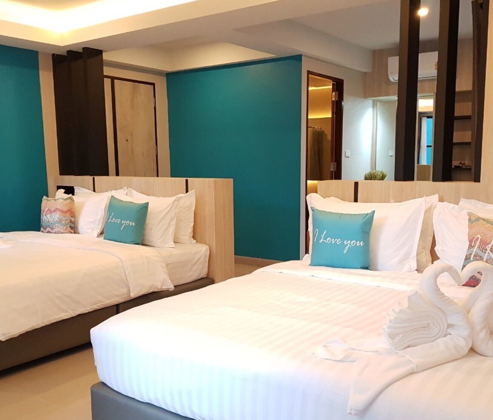 family room | minibar, blackout curtains, free wifi, wheelchair access