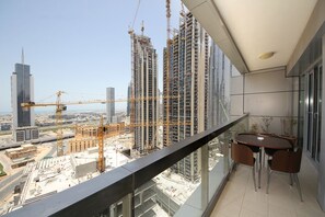 One Bedroom 2511 | Living room