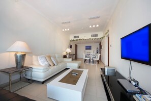 Apartment, 1 Bedroom (2505) | Living area