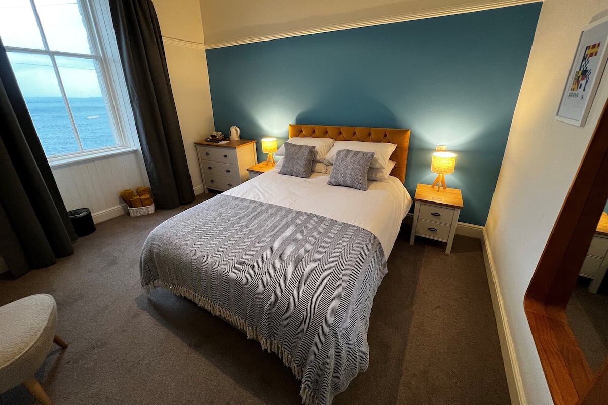 Classic-Zimmer, 1 King-Bett, Meerblick | Kostenloses WLAN, Bettwäsche