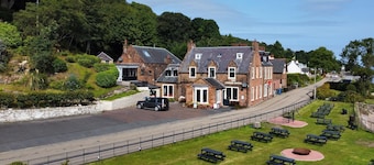 Corrie Hotel