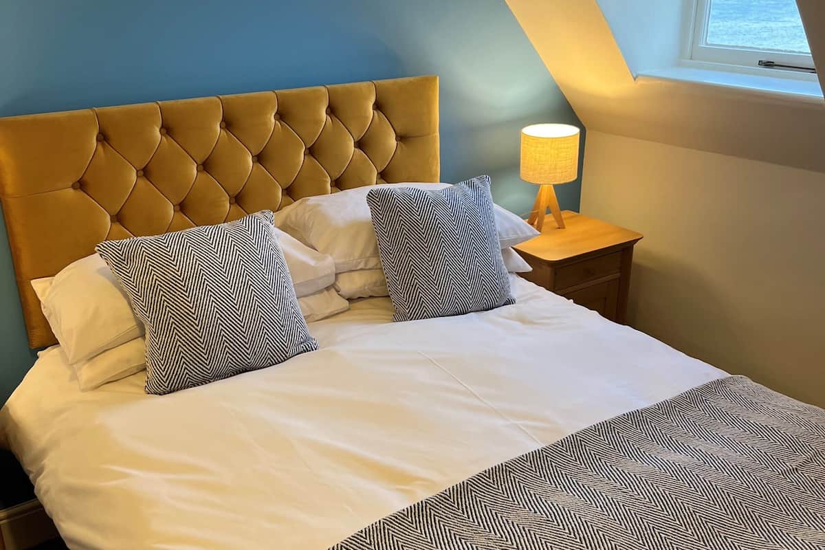 classic double room, ensuite, partial sea view | 1 bedroom, free wifi, bed sheets