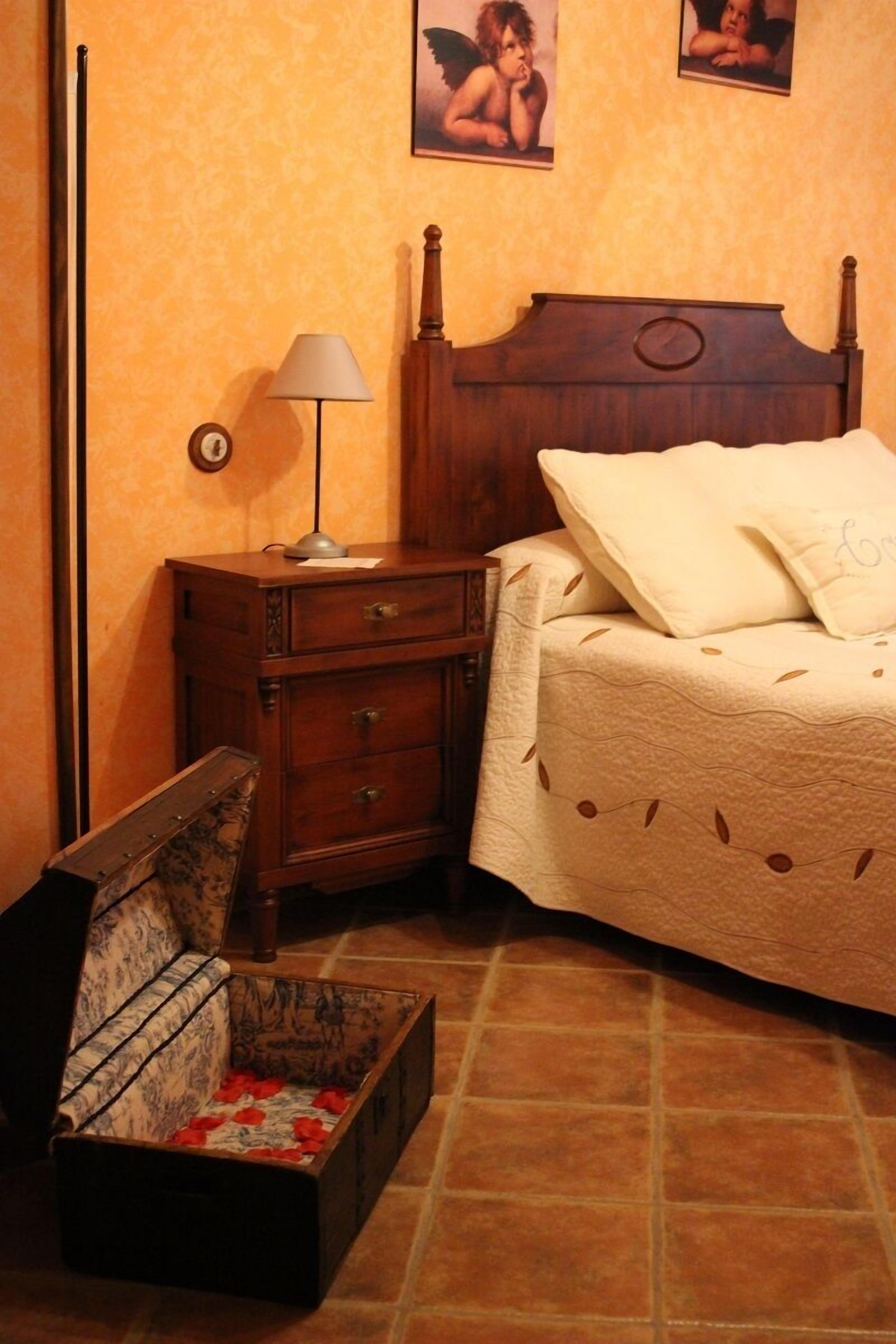 تجهيزات عازلة للصوت وملاءات أسرّة