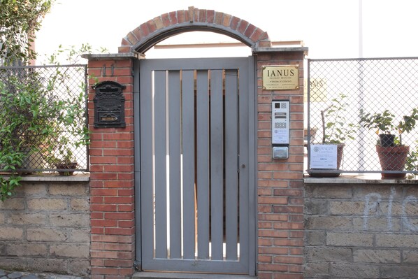 Entrée de l’hébergement