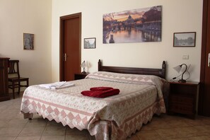 Chambres insonorisées, fer et planche à repasser, Wi-Fi gratuit