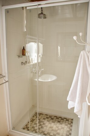 Bathroom shower - Cornerstone B&B (Moqhaka)