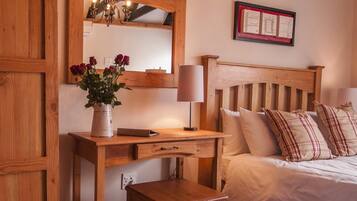 Premium bedding, in-room safe, individually decorated