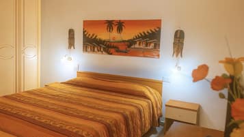 Triple Room, Balcony | 1 bedroom, hypo-allergenic bedding, desk, blackout drapes