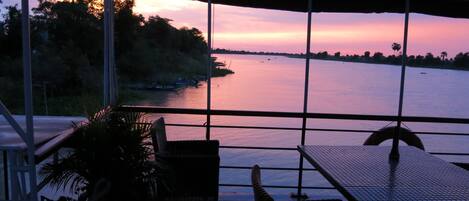 Fassade der Unterkunft – Abend/Nacht