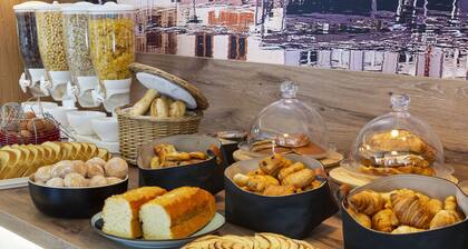 Brit Hotel Confort Amiens