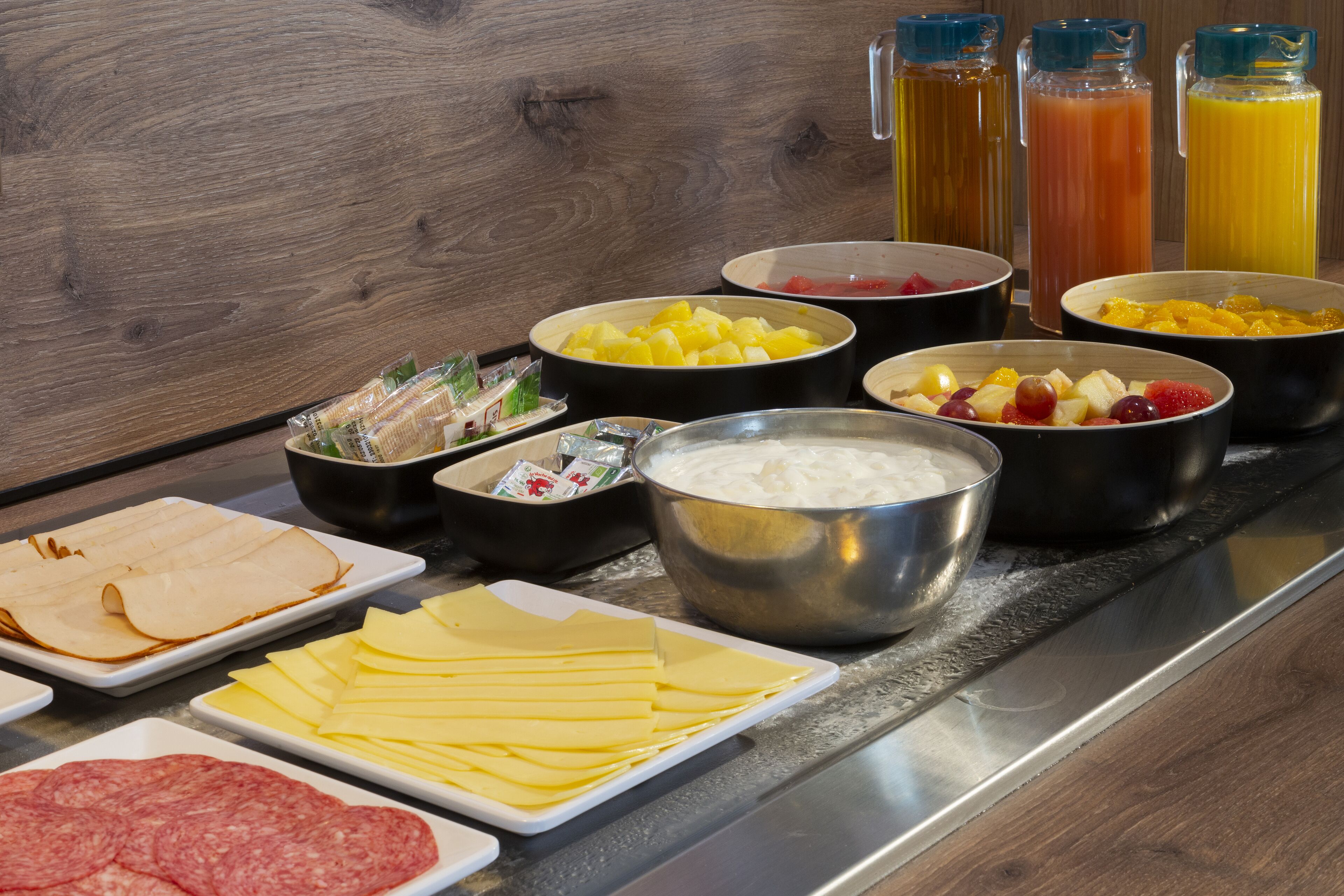 daily cooked-to-order breakfast (eur 12.50 per person)