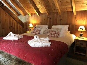 Suite familiale, salle de bain attenante, vue sur la montagne (Épicéa)