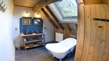 Suite, en-suite badkamer (Alpage) | Badkamer