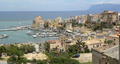 Casa dei Coralli 'WiFi à 100 mÚtres du centre historique avec vue sur la mer, espace détente
