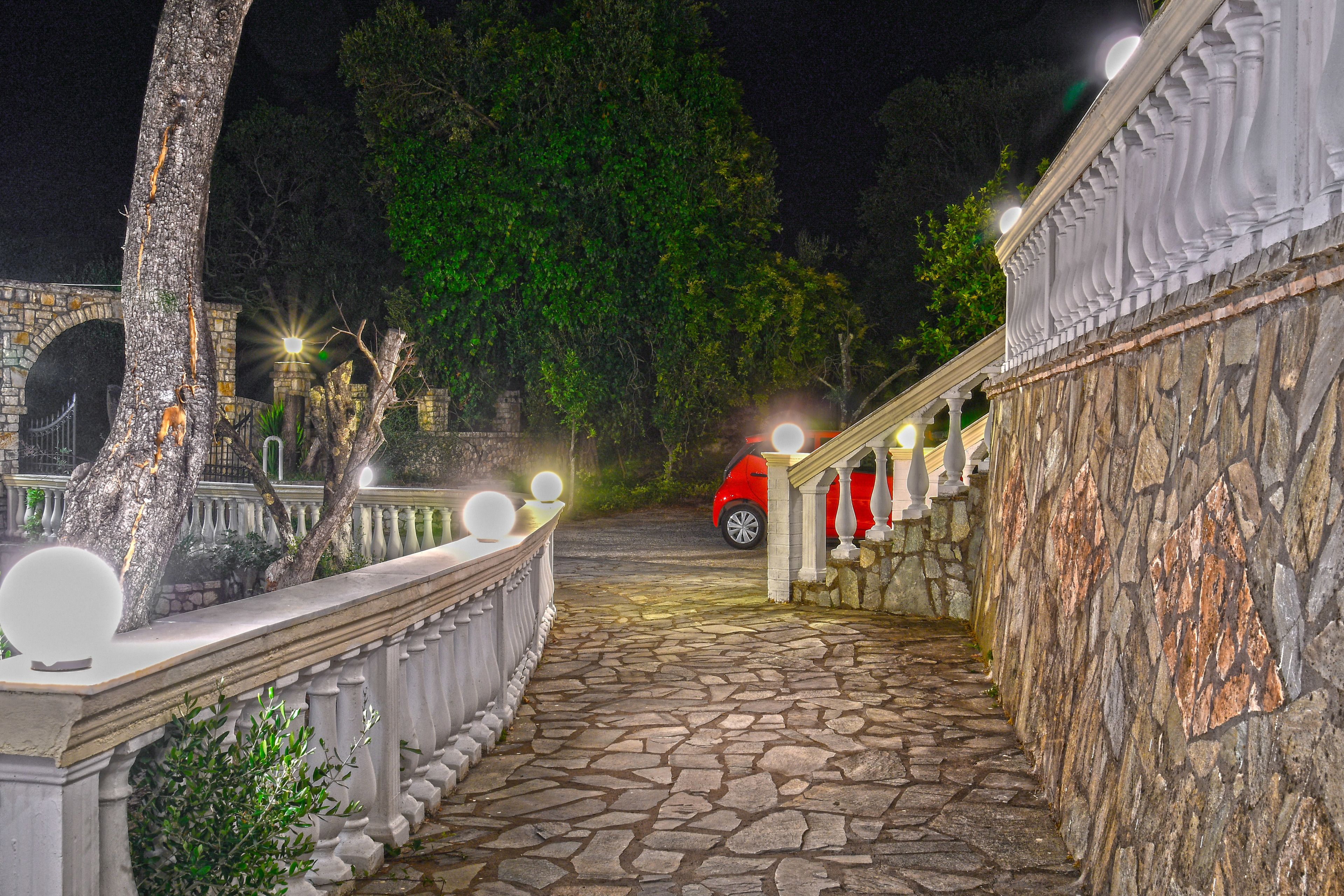 Ubetjent parkering (inkludert)