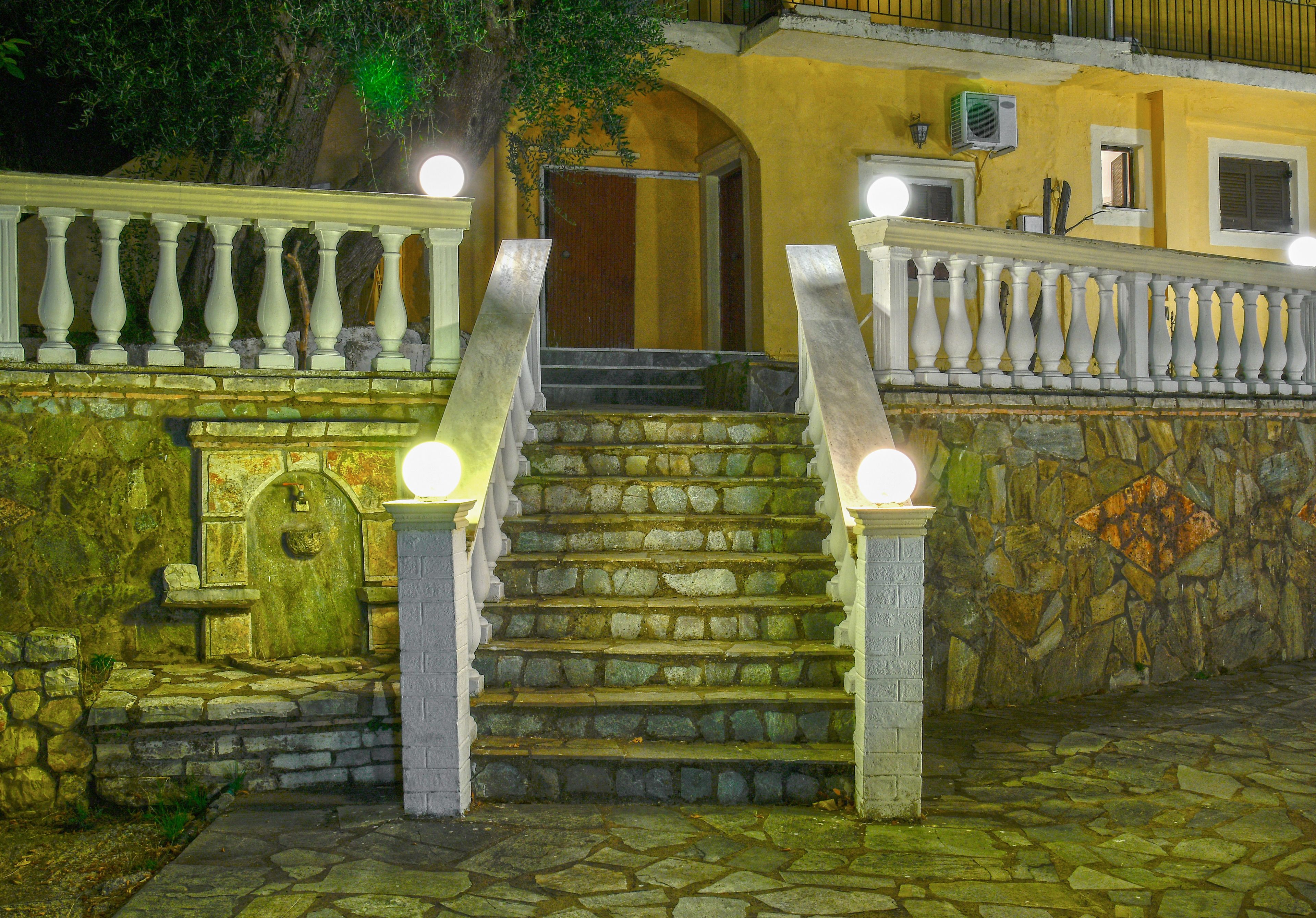 Perincian bahagian luar