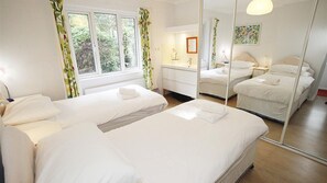 3 chambres, fer et planche Ă repasser, Wi-Fi, draps fournis