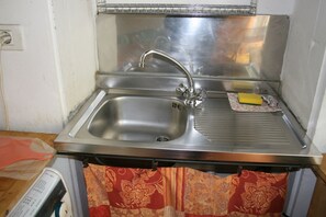 Loft | Eigene Kochnische | Kühlschrank, Mikrowelle, Ofen, Herdplatte