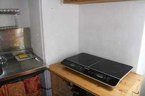 Refrigerador, microondas, horno, placa de cocina