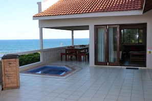 Villa familiar, 4 habitaciones | Terraza o patio